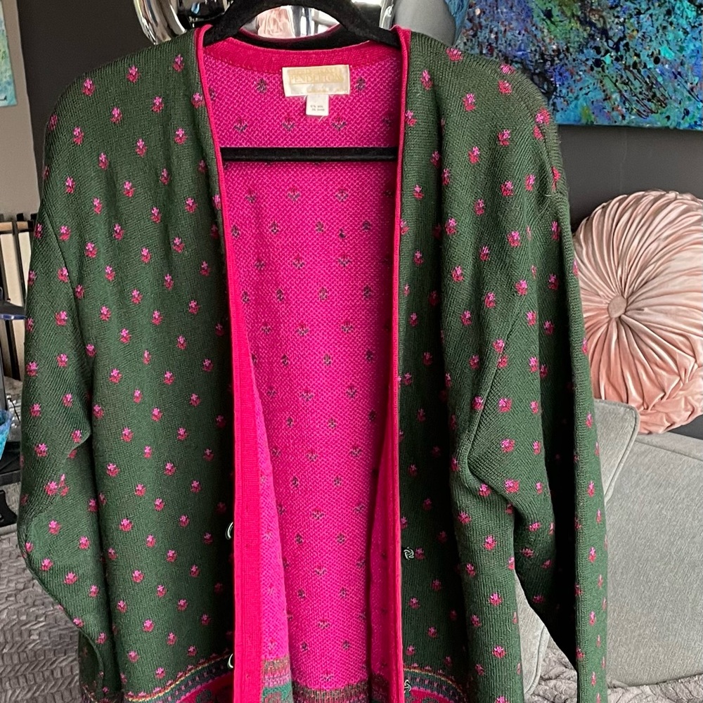 Beautiful high-quality Pendelton cardigan in green and magenta.